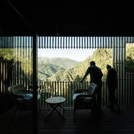 Vakantiehuis Geresnationalpark-cabin-6bed-balcony-pool-views