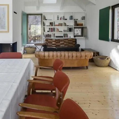Holiday home Geresnationalpark-cabin-6bed-balcony-pool-views