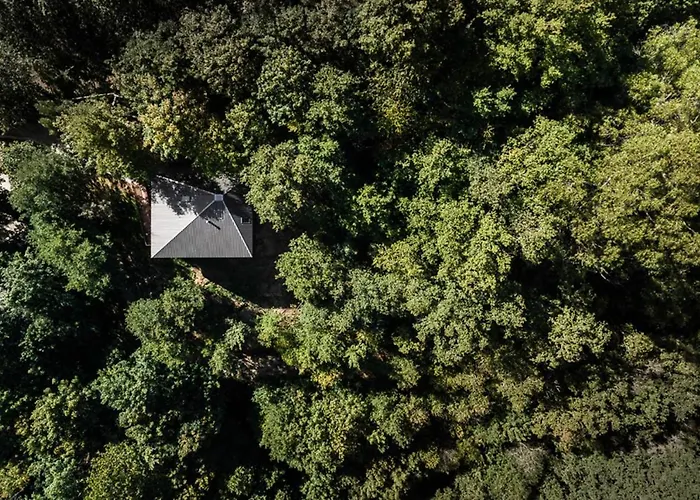 Geresnationalpark-cabin-6bed-balcony-pool-views *