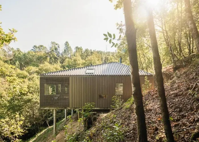 Geresnationalpark-cabin-6bed-balcony-pool-views *